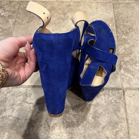 DOLCE VITA Blue Suede Wedge Sandals - Picture 4 of 8